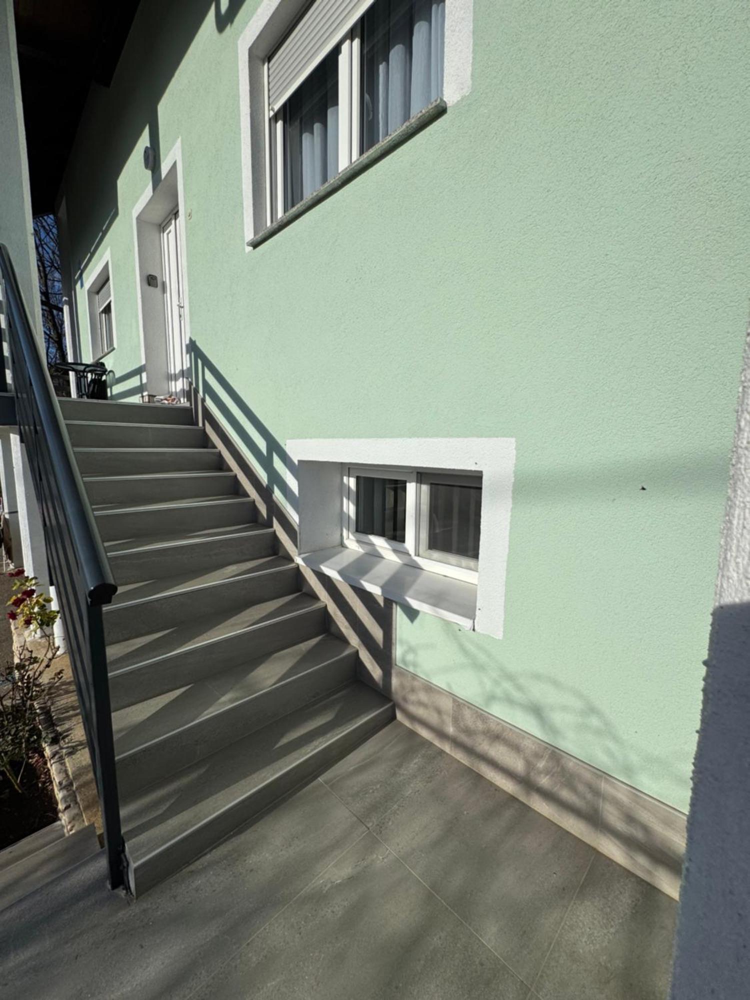 Apartman Rukavina Licko Petrovo Selo Екстер'єр фото